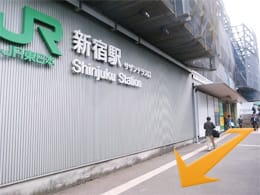 JR新宿駅の新南口